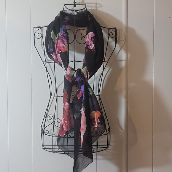 NWT Carlisle 100% Silk Scarf Amaryllis Design - Picture 1 of 5